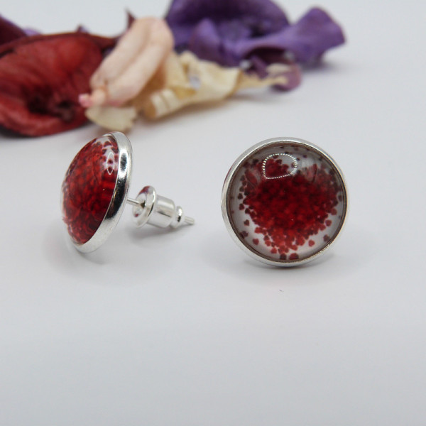 Puces d'oreilles cœur rouge en pétales de rose