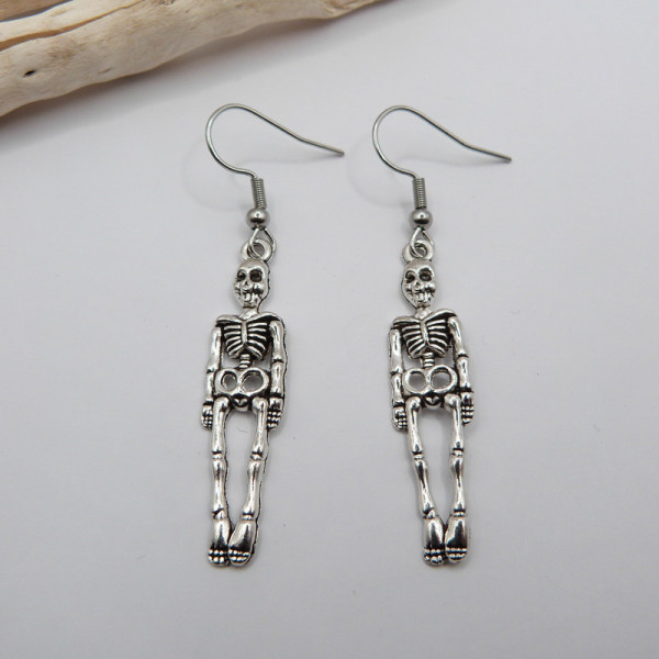 Boucles d'oreilles argentées squelette