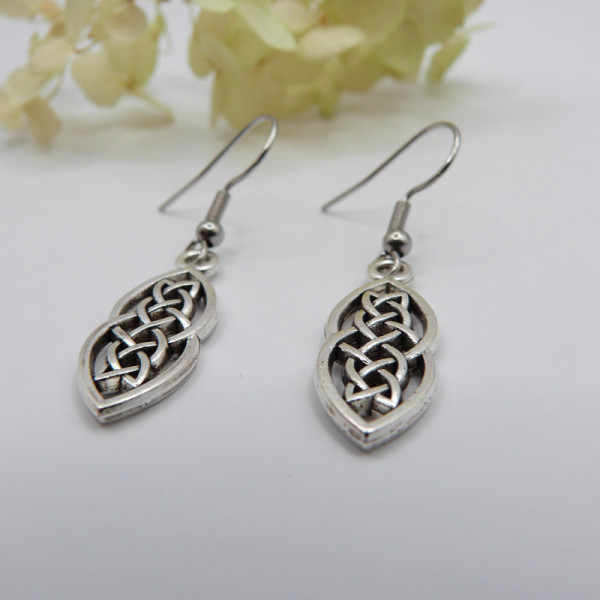 Boucles d'oreilles nœud celtique ovale
